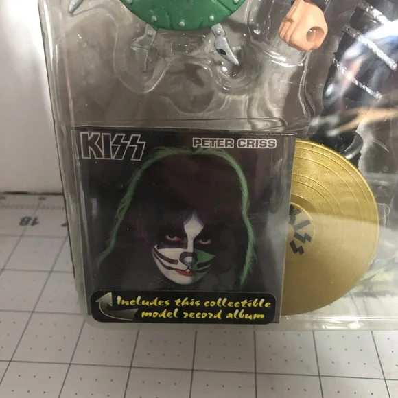 KISS Peter Criss Ultra Action Figure Factory Sealed 1997 - Picture 2 of 7